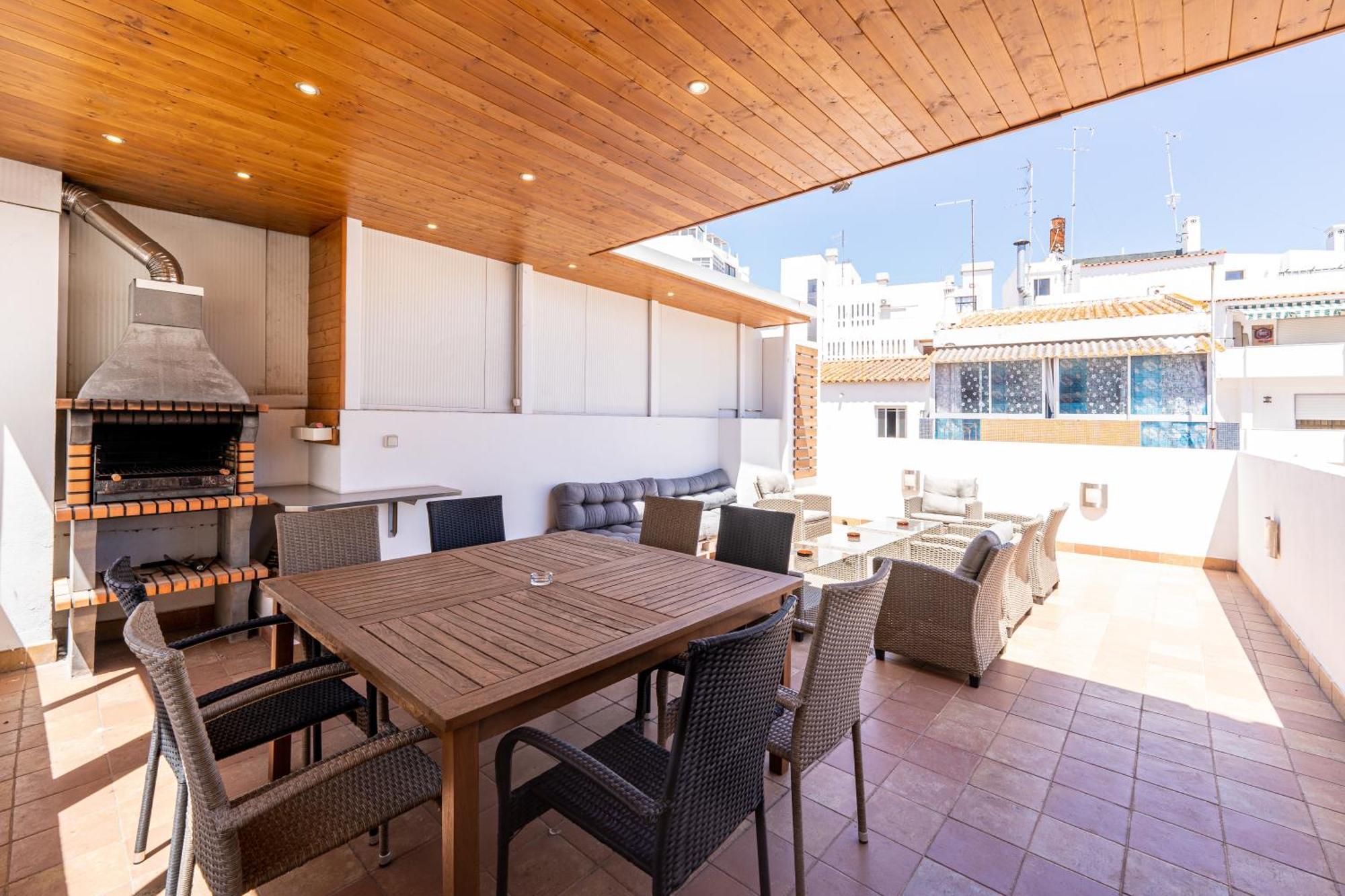 Duplex Center By Blue Door